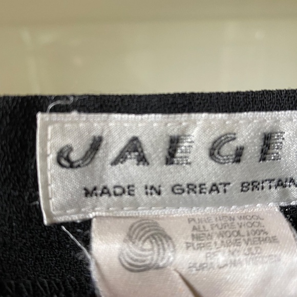 Jaeger UK Size 12 Black wool Skirt - Picture 6 of 7